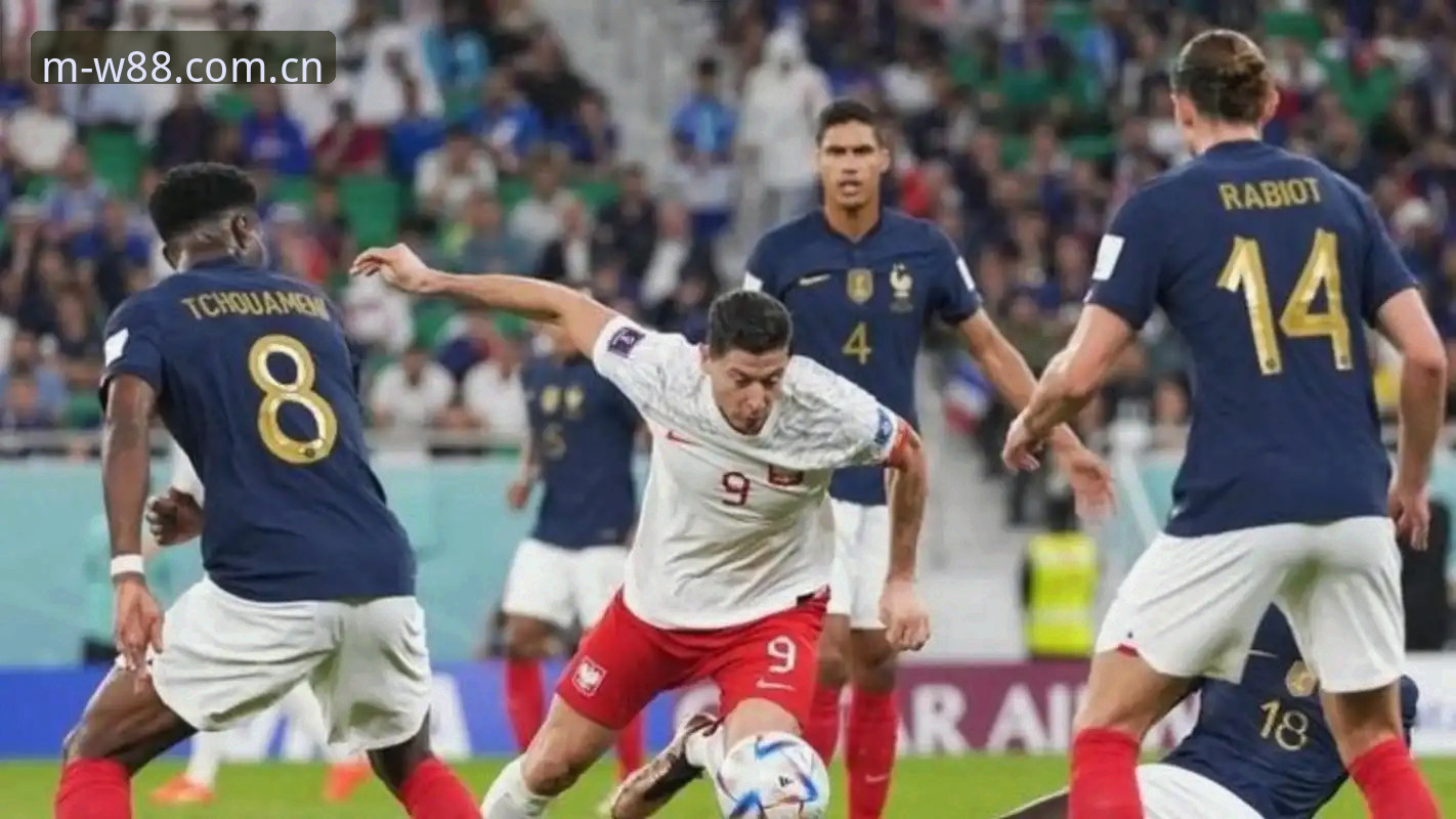 世界杯小组赛法国3-0伊拉克深度评测：德尚的重组野心与登贝莱的节奏迷局